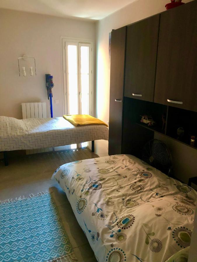 Charming Apartment Near The Beach วีลล์ฟรองซ์-ซูร์-แมร์ ภายนอก รูปภาพ