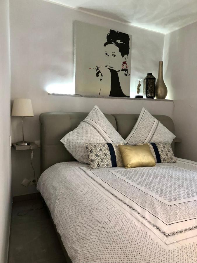 Charming Apartment Near The Beach วีลล์ฟรองซ์-ซูร์-แมร์ ภายนอก รูปภาพ